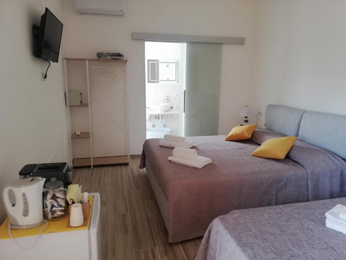 Flamingo Guest House- Rooms 올비아 외부 사진